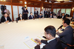 당정 "불가피한 사유 비거주, 거주 인정 확대 공감…서울 500세대 이하 재개발·재건축 권한, 기초단체장에"(종합)