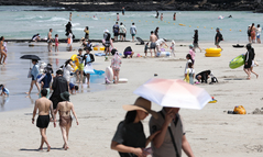 제주, 낮 최고 체감 35도 무더위…비·강풍·풍랑 주의