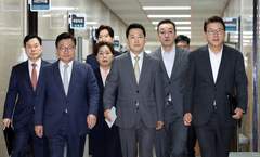 장동혁 "李 대통령 자폭 외교…美도 北도 판 끼워줄 생각 없어"