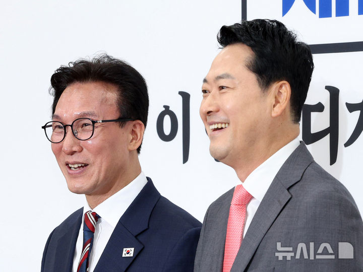 김민석 "끊어지지 않는 대화의 다리 놓고 싶어" 장동혁 "상당 부분 공감" [뉴시스Pic]