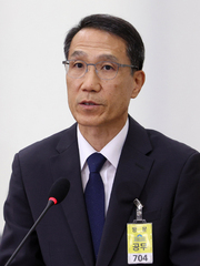 경찰청장 대행 "무거운 책임감"…사퇴 질의엔 "고민해보겠다"(종합)