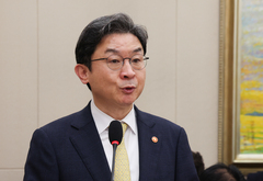 이억원 "단일종목 레버리지, 기관별·단계별 절차 거쳐 도입한 것"