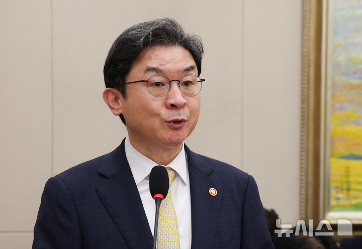 이억원 "단일 레버리지, 적격 절차 거쳤다"