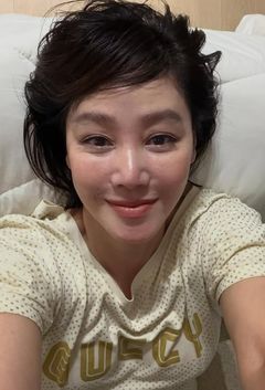 김성령, 파격 헤어·메이크업도 소화…60대 안 믿기는 비주얼