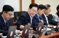 이 대통령 "재정수치 관리 매몰되는 우 범할 때 아냐…생산적 재정전략 전환"