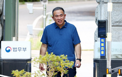 '尹 여론조사' 명태균 석방…"한낱 필부가 나라 시끄럽게 해 죄송"