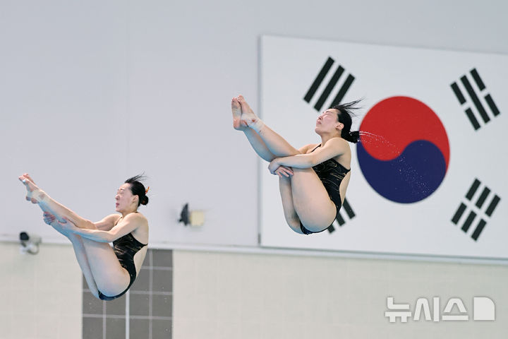 아시안게임 다이빙 공개훈련하는 김나현-김수지