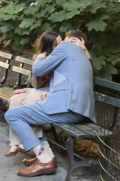 16세 연하 女변호사와 '공원 키스'했다가…美 거물 변호사 해고 위기