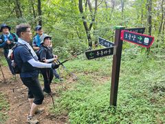 진병영 함양군수, 도숭산 산행 점검…"새 코스 안전 확인"