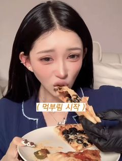 '95㎏→41㎏' 최준희, 라이브 먹방으로 '먹뱉' 논란 차단…건강 유지 다이어트 비결은