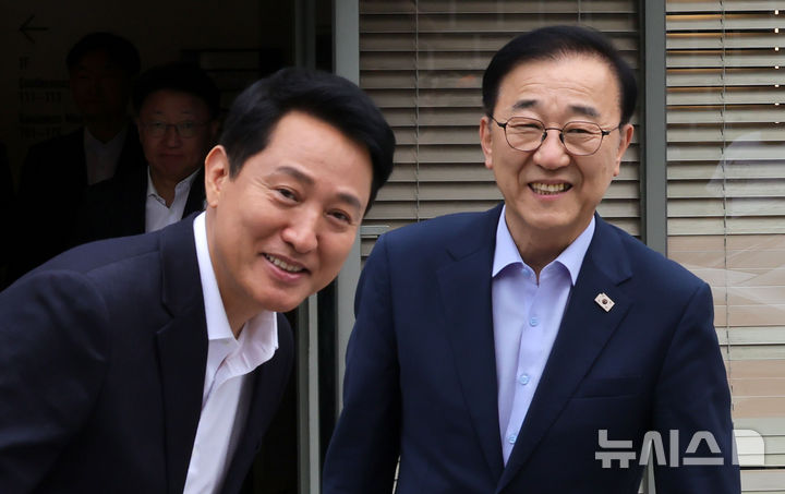 김윤덕 "구체적 합의 하기엔 아직 미진" 오세훈 "용산공원 절대적으로 지켜져야" [뉴시스Pic]