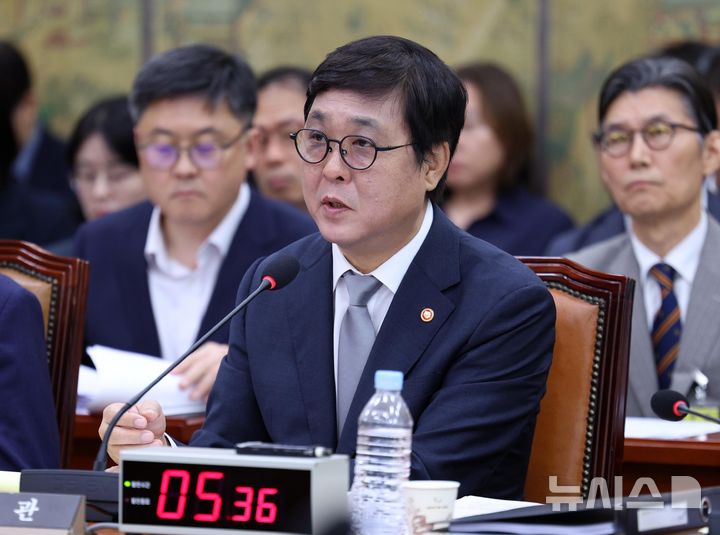 최휘영 