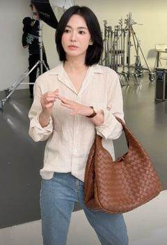 45세 송혜교, 벌써 긴팔에 긴바지 패션…나이 무색한 청순함