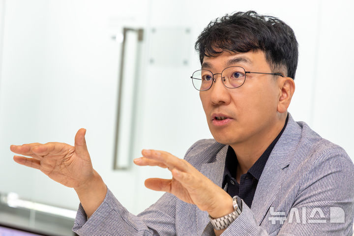 "차세대 IT 전환, 사실 좀 늦었다"…KT가 'AI 모델 경쟁'보다 택한 것