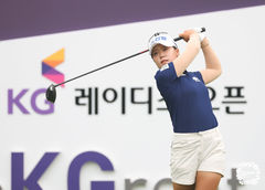 '루키' 이서윤, KG 레이디스 오픈 첫날 단독 선두…서교림, 공동 17위