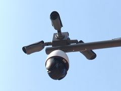 치안용 AI 카메라로 전 여친 2048회 추적…美 경찰관 체포