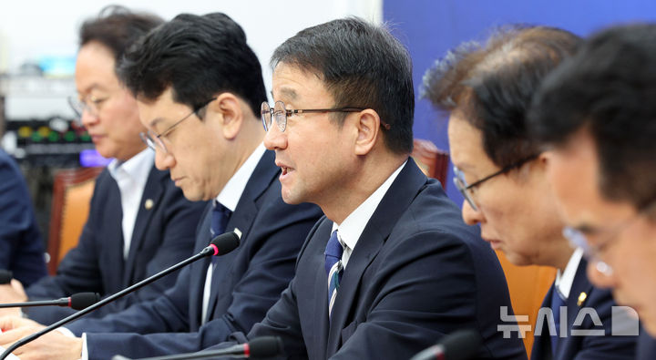 발언하는 한병도 더불어민주당 원내대표