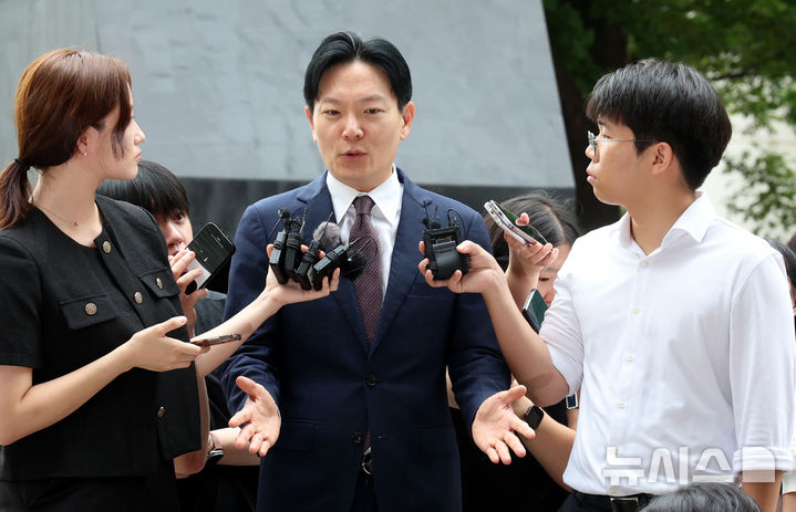 답변하는 박상용 검사