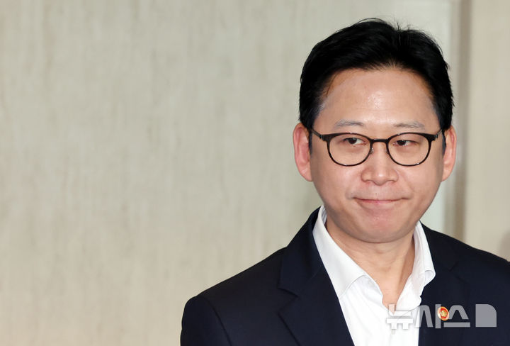 제2차 과학기술·인공지능 미래전략회의 참석한 배경훈 부총리