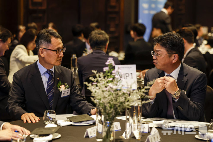 퇴직연금형 개인투자용 국채제도시행 및 업무시스템 오픈 행사
