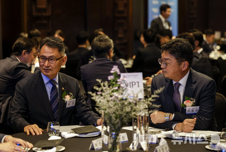 퇴직연금형 개인투자용 국채제도시행 및 업무시스템 오픈 행사