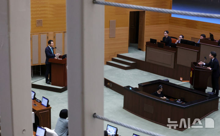 시정질문 답변하는 오세훈 시장