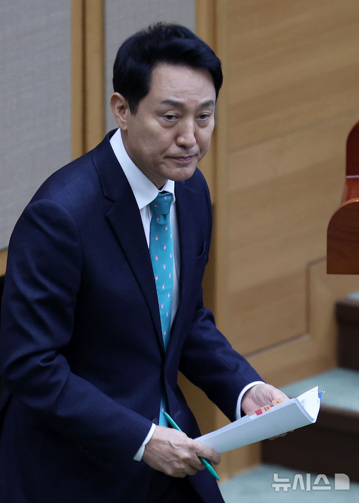 답변 마친 오세훈 시장