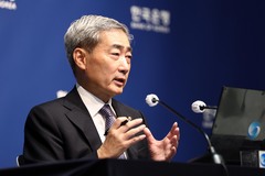 긴축 속도조절 시사한 신현송…다음 기준금리 인상은 언제