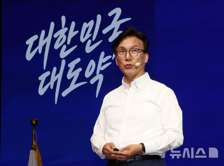 김민석 "민주당TV는 교과서, 다른 미디어는 학습지…경쟁 없고 협력 많을 것"