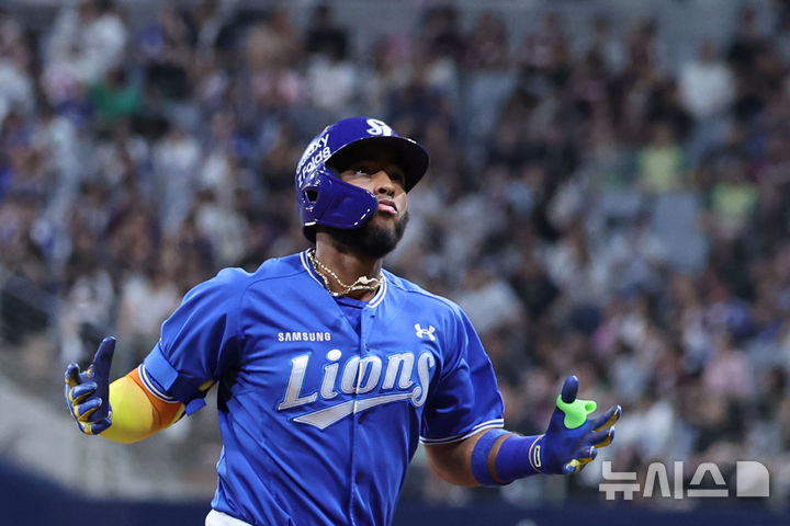 '디아즈 만루포' 삼성, 15-2로 키움 완파…KT 패하면 1위 탈환