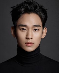 김수현, 1년6개월 만에 국내 공식 석상 선다