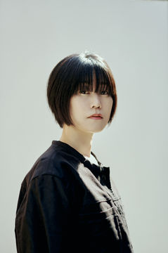 김애란, 수사도 평가도 없이 '그랬다고 적었다'…"그 무뚝뚝함이 좋았죠" [문화人터뷰]