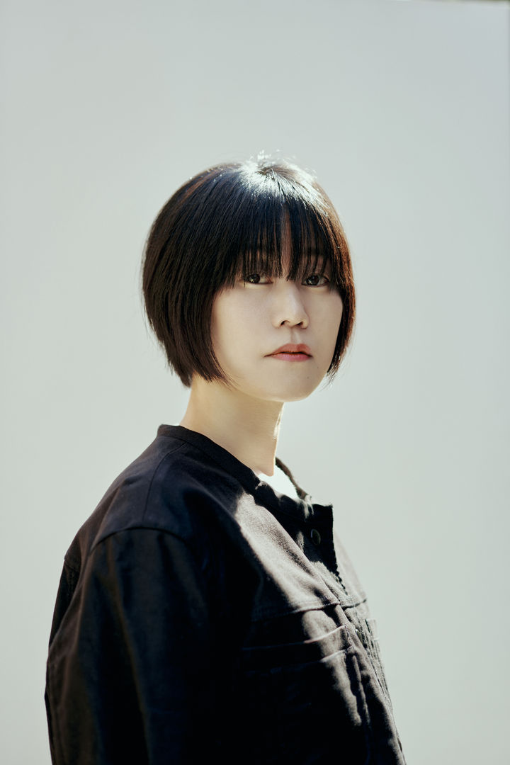 김애란, 수사도 평가도 없이 '그랬다고 적었다'…"그 무뚝뚝함이 좋았죠" [문화人터뷰]