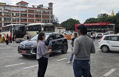 홍수가 할퀴고 간 네팔엔…각국 취재진도 속속