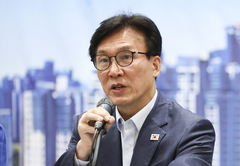 김민석 "노선전쟁 바람직…내용없는 당내 러브샷 결과는 尹 패망"