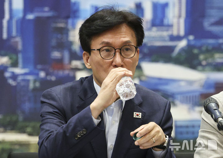 김민석, '전대 여조 조작 시비' 관련 유튜버 긴급감찰 지시