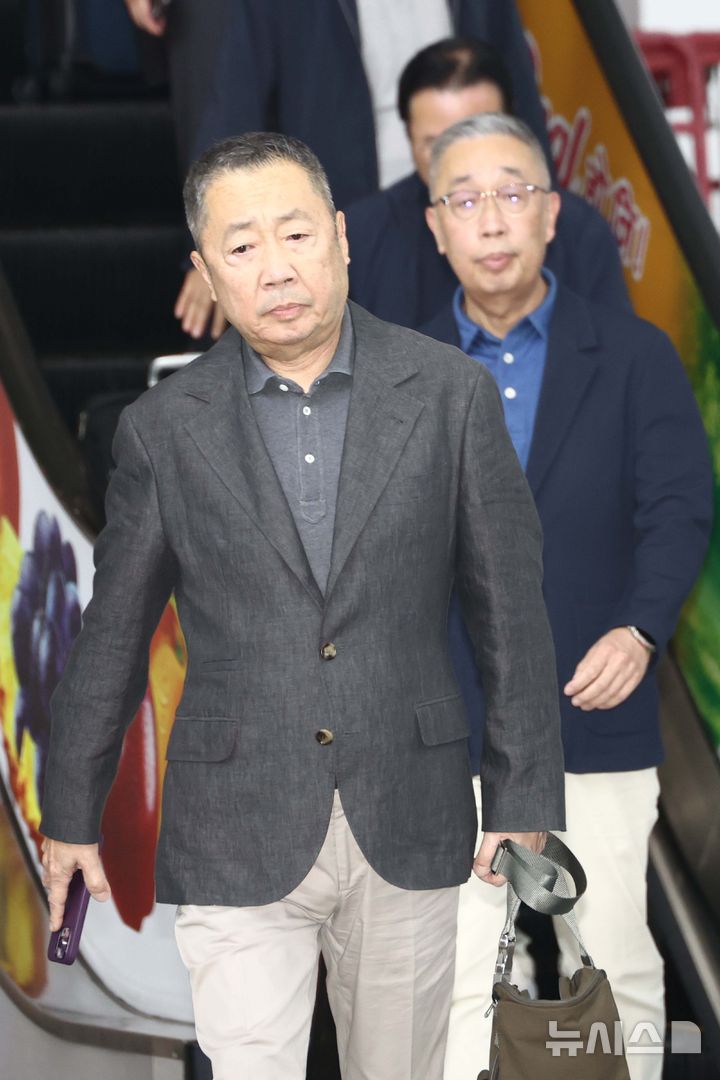 박정원 두산 회장 네팔 도착, 현지서 직원 구조 현장 지휘 [뉴시스Pic]