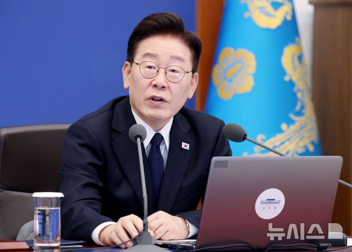이 대통령 "경찰, 뼈 깎는 각오로 자정해야" [뉴시스Pic]