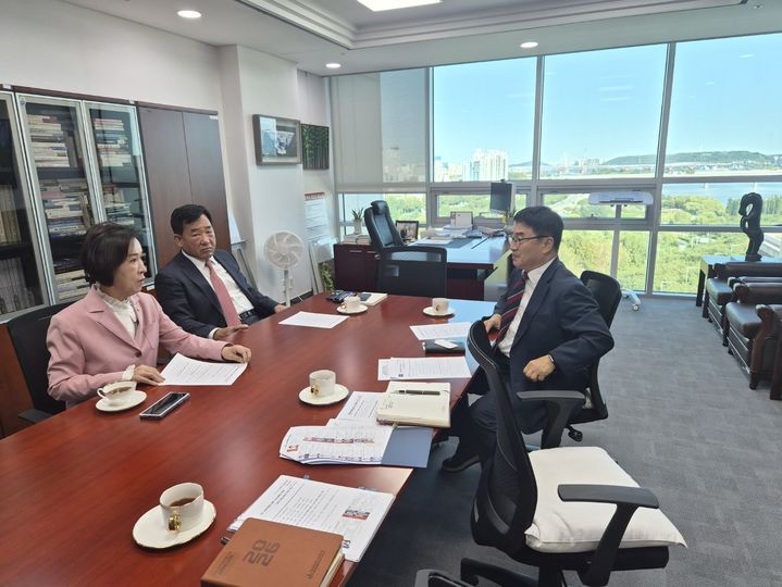 권순기 경남교육감, 국회 찾아 지방교육자치 교육재정 보장 촉구
