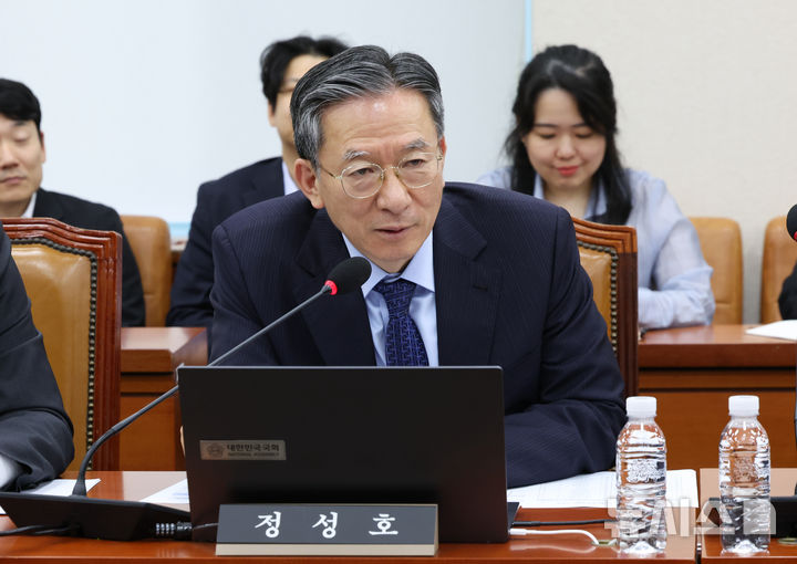 정성호 "대통령 SNS 좀 줄이는 것도 좋지 않겠나…조희대 국정조사 신중해야"