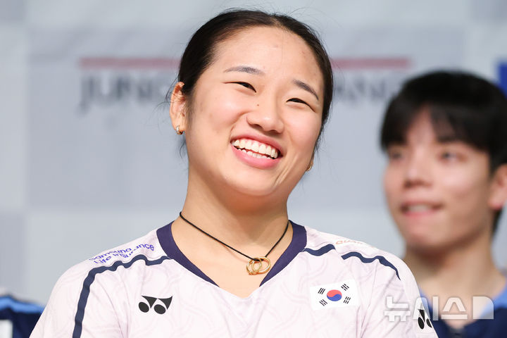 웃음 터진 안세영