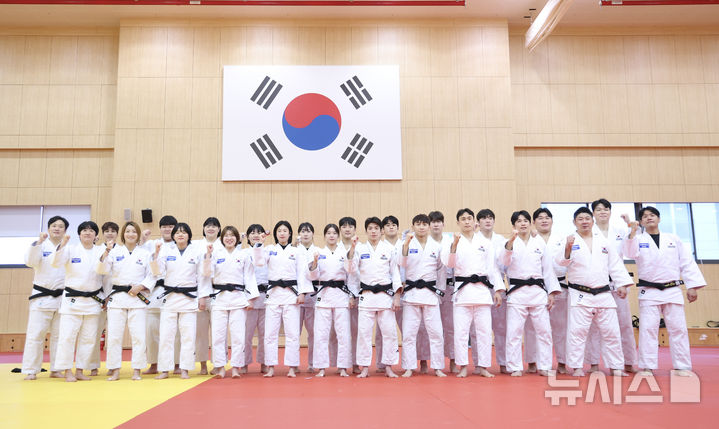 기념촬영 하는 유도 국가대표팀
