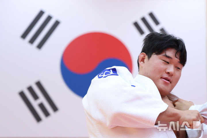 훈련하는 유도 김민종