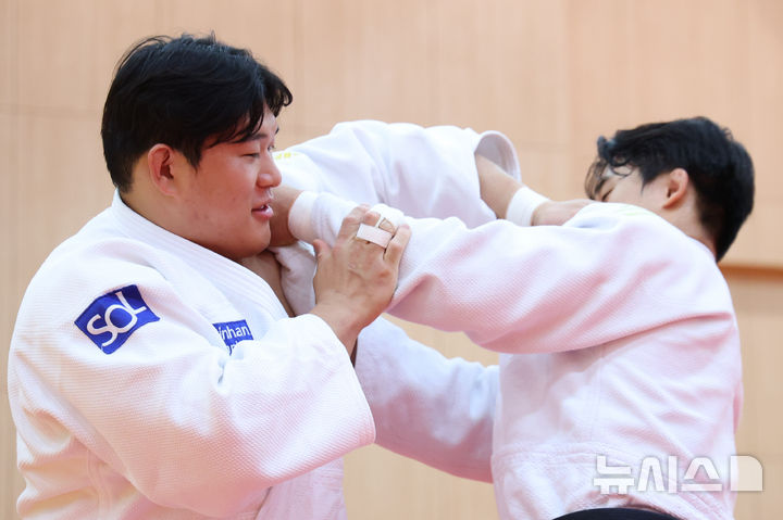 맹훈련 하는 김민종
