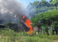 제주 용담동서 컨테이너 화재, 1동 전소…인명피해 없어