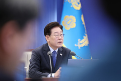 이 대통령, 지지율 하락 속 18일 기자회견…추석 전 반전 계기 만들까