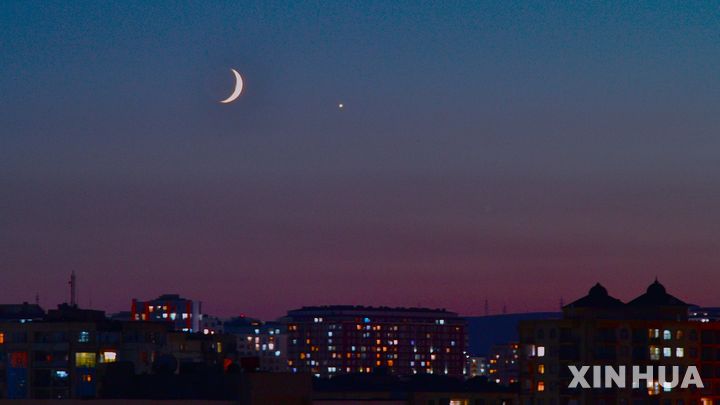 밤하늘 장식한 초승달과 금성 [뉴시스Pic]