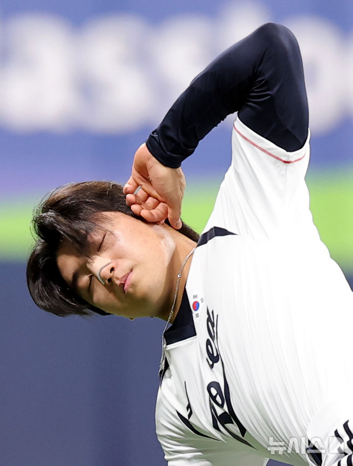 워밍업 하는 김도영