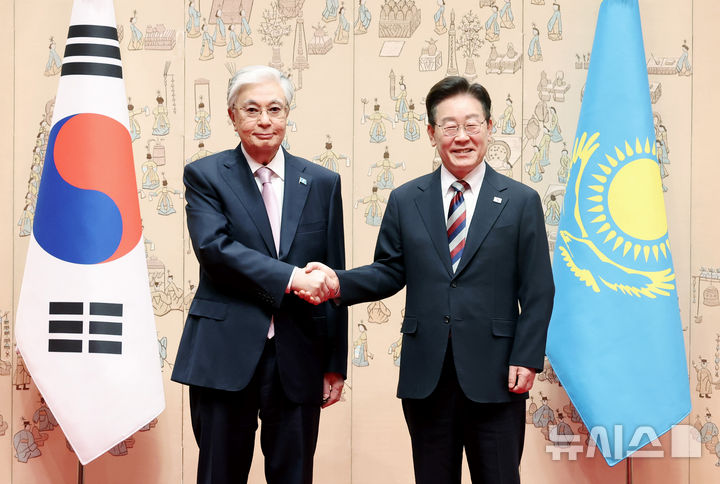 이 대통령, 카자흐스탄 미래지향적 포괄적 전략적 동반자 관계 격상 [뉴시스Pic]