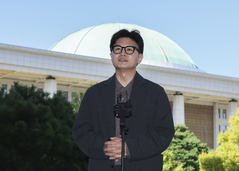 의원회관 앞에서 입장 밝히는 한동훈 의원